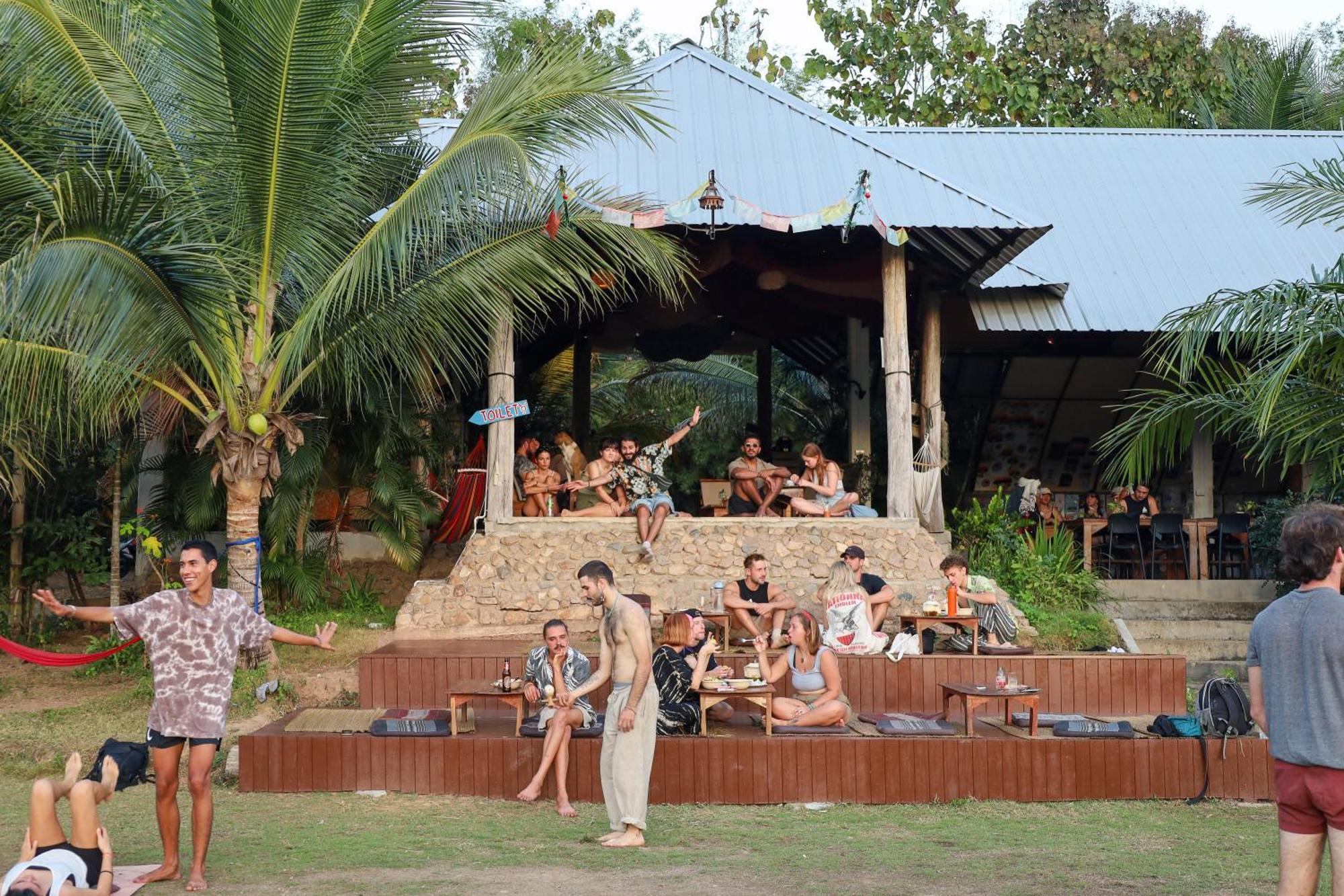 Deejai Pai Backpackers Hostel Bagian luar foto