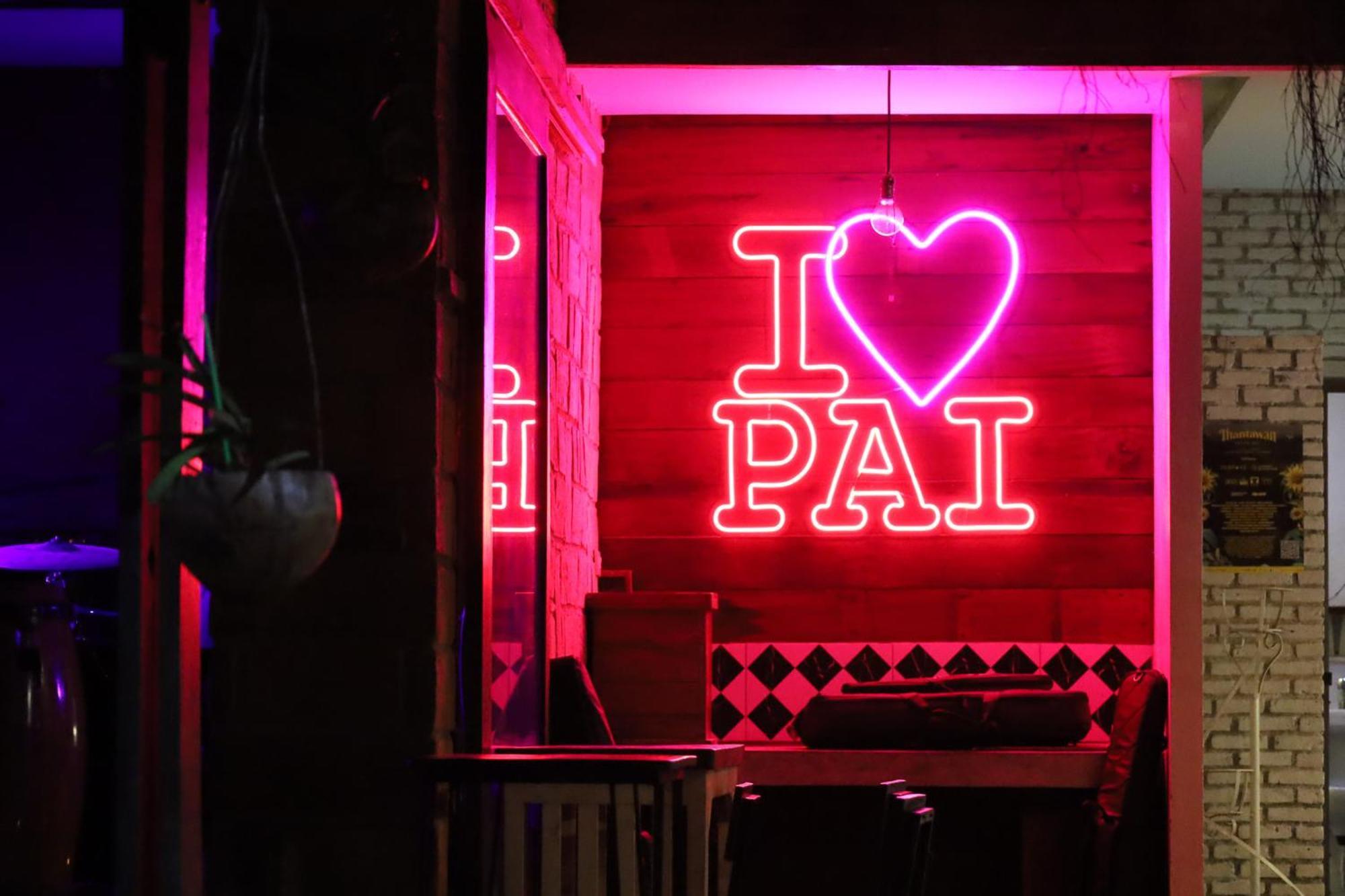 Deejai Pai Backpackers Hostel Bagian luar foto